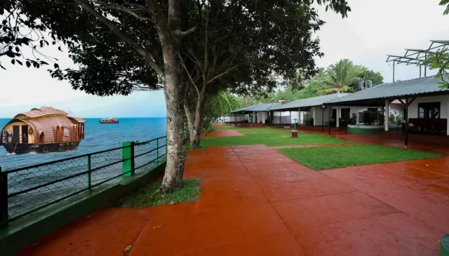 Illikkalam Lakeside Cottages
