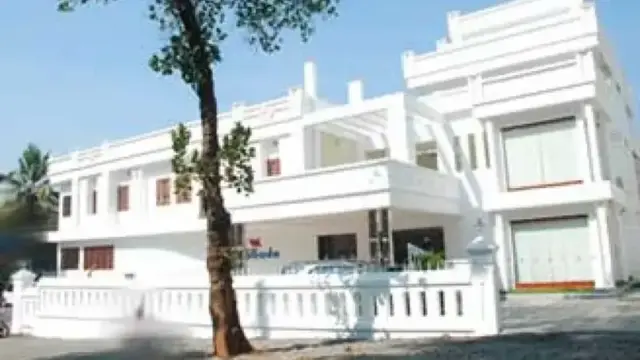 Kallada Holiday Inn