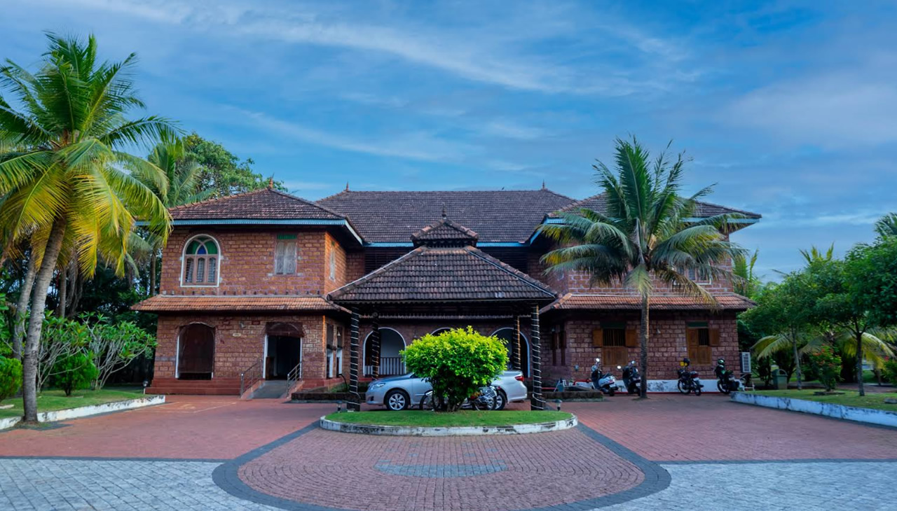Kumarakom Heritage Resort & Ayurveda
