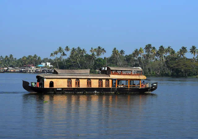 kumarakom backwaters